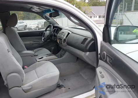 2010 Toyota Tacoma Prerunner V6 z USA, uszkodzony, nr VIN 5TETU4GN5AZ727419